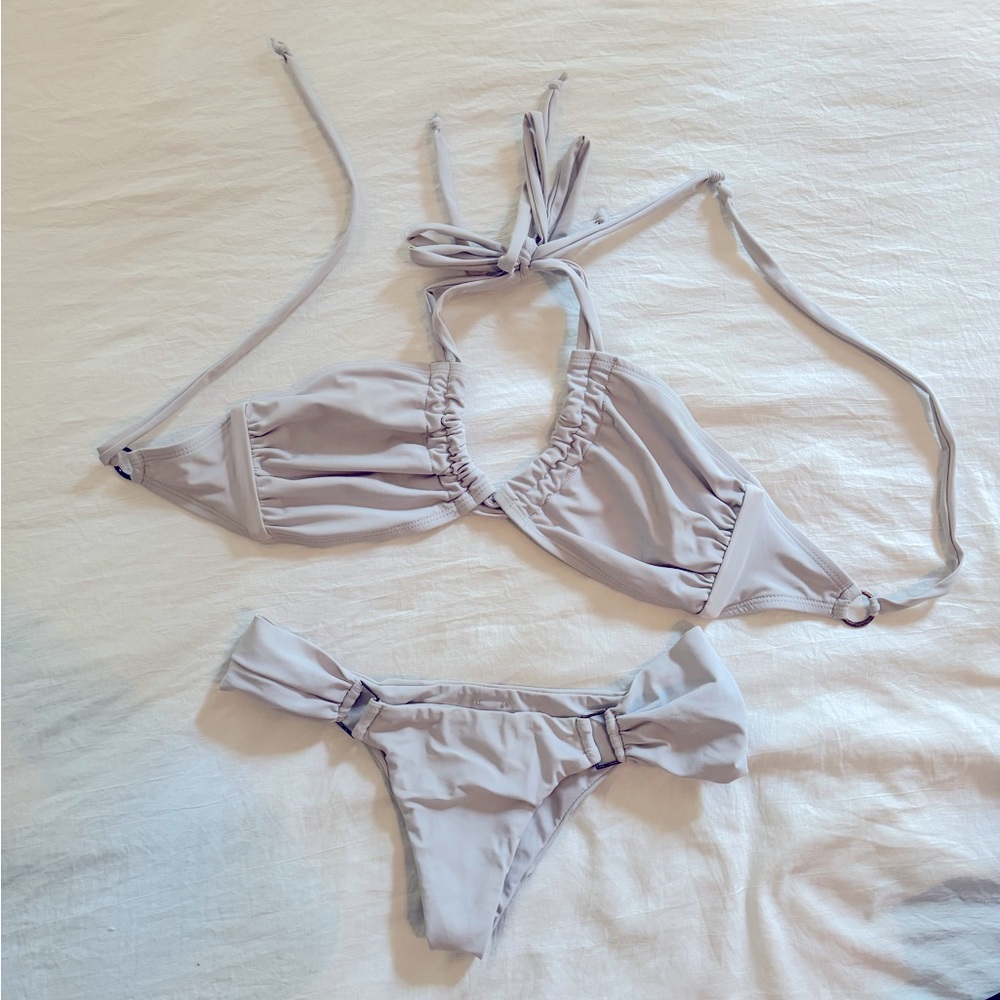 Light grey boy + arrows bikini